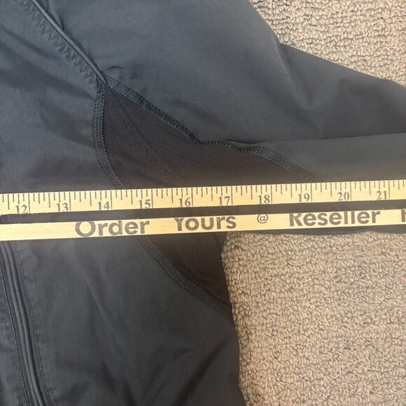 Lululemon Jacket 4 Woven Faded Black Lightweight Outdoor Outerwear Short Zip Up - Picture 4 of 16